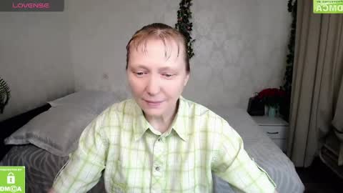 cheerful_madam1 online show from April 25, 9:01 am