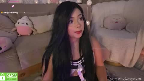 Snapshot of cheerrysweett chatting on October 15, 12:33 am Baby Cherry online show from October 15, 12:33 am