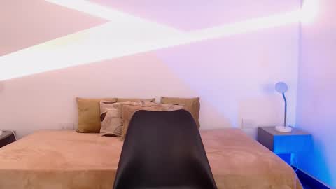 Chelsea  online show from February 4, 10:58 pm