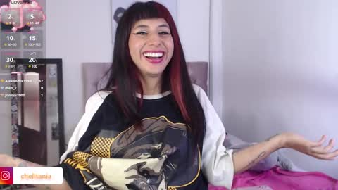 Snapshot of chell_gh chatting on December 1, 8:09 pm Tania online show from December 1, 8:09 pm