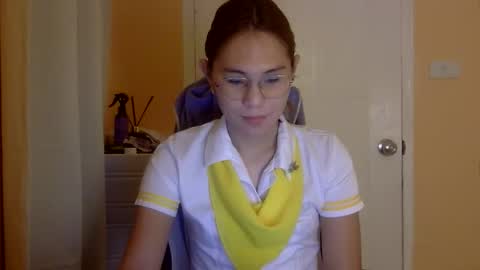 chelly4u69 online show from December 17, 11:22 pm