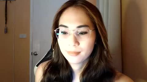 chelly4u69 online show from February 9, 1:31 am