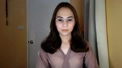 chelly4u69 online show from February 21, 1:50 am