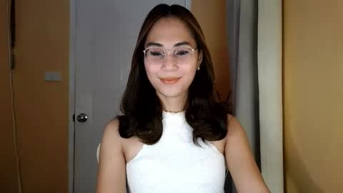 chelly4u69 online show from March 18, 1:53 am