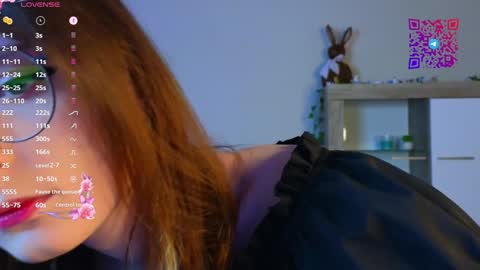 Mona online show from December 3, 3:11 pm