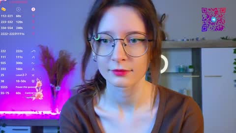 Mona online show from December 10, 3:22 pm