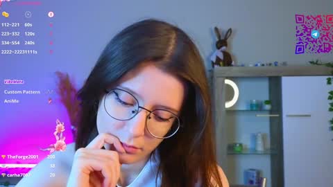 Mona online show from December 13, 6:27 pm