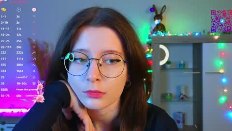 Mona online show from December 17, 3:06 pm