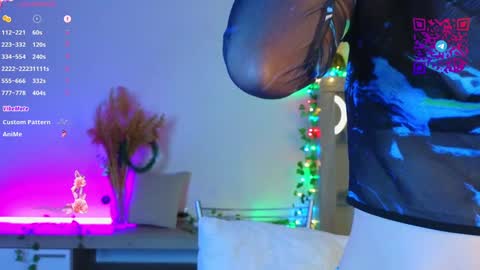 Mona online show from December 23, 3:12 pm