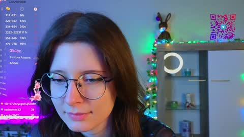 Mona online show from January 4, 9:20 pm