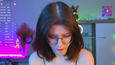 Mona online show from January 6, 3:08 pm