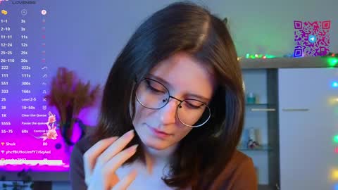 Mona online show from January 12, 6:05 pm