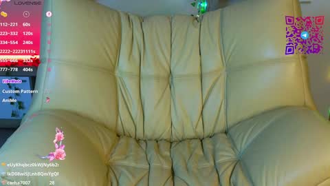 Mona online show from February 6, 6:13 pm