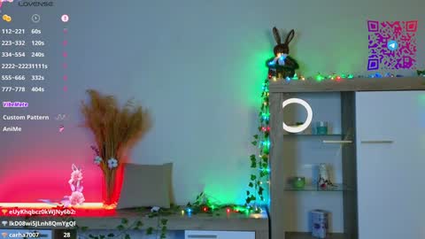 Mona online show from February 6, 9:17 pm