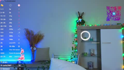 Mona online show from February 7, 6:24 pm