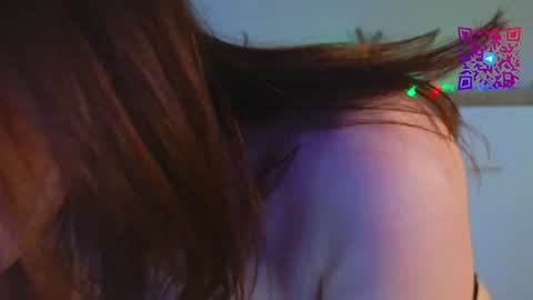 Mona online show from February 7, 9:26 pm