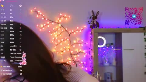 Mona online show from March 3, 9:15 pm