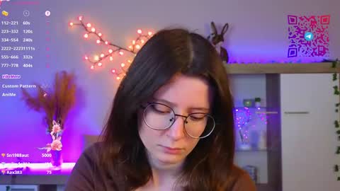 Mona online show from March 4, 9:43 pm