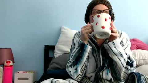 Snapshot of chelseasentra1 chatting on December 15, 3:49 pm Chelsea online show from December 15, 3:49 pm