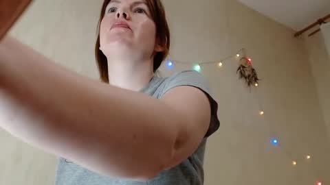 Snapshot of chelsey_rayne chatting on March 10, 5:29 pm Instagram faroffland online show from March 10, 5:29 pm