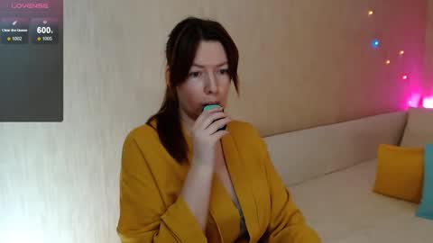 Snapshot of chelsey_rayne chatting on March 11, 8:53 pm Instagram faroffland online show from March 11, 8:53 pm