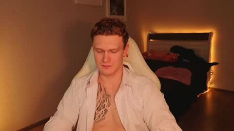 Snapshot of chem1ko chatting on November 18, 2:54 pm LUCASRYANPVT IS OPEN online show from November 18, 2:54 pm