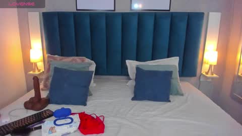   online show from December 18, 8:36 pm