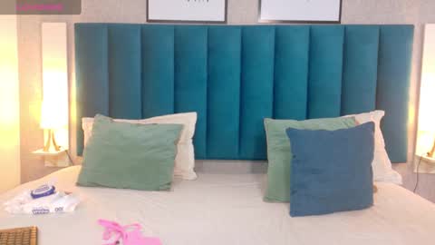   online show from March 3, 7:17 pm