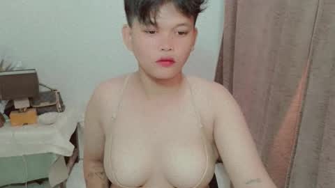 Snapshot of chennybbgirl chatting on October 22, 1:33 pm chenny online show from October 22, 1:33 pm