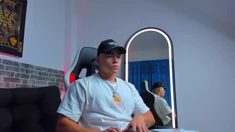 Snapshot of chepe_fit chatting on February 23, 2:07 am chepe vause online show from February 23, 2:07 am