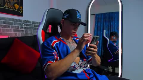 Snapshot of chepe_fit chatting on March 6, 1:27 am chepe vause online show from March 6, 1:27 am