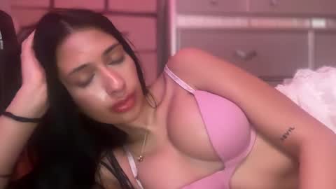 Snapshot of cherliecarmen chatting on February 13, 11:15 pm cherliecarmen online show from February 13, 11:15 pm