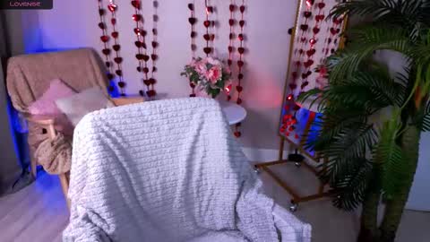 Snapshot of cherrie_sherry chatting on February 14, 3:31 pm Sherry online show from February 14, 3:31 pm