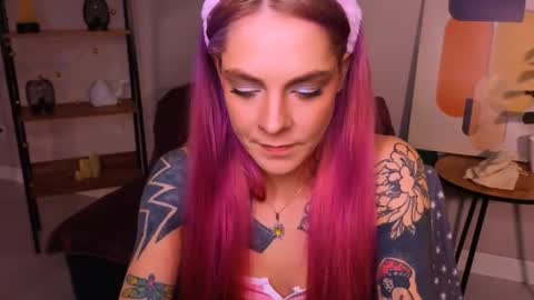 Snapshot of cherrie_sherry chatting on March 5, 9:33 pm Sherry online show from March 5, 9:33 pm