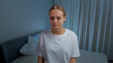 Snapshot of cherrieaxson chatting on November 16, 11:05 am Anna online show from November 16, 11:05 am