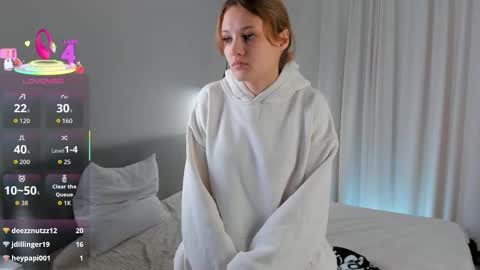 Snapshot of cherrieaxson chatting on December 1, 11:04 am Anna online show from December 1, 11:04 am