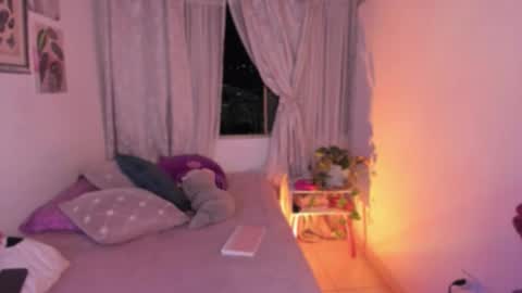 Snapshot of cherries_and_wine_ chatting on September 27, 5:45 am cherries_and_wine_ online show from September 27, 5:45 am