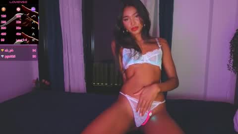 Snapshot of cherrrish_ chatting on February 26, 7:13 pm Kate online show from February 26, 7:13 pm