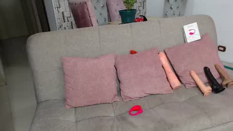 Snapshot of cherry__bloom_ chatting on June 26, 10:25 pm MIA online show from June 26, 10:25 pm
