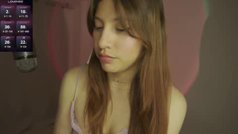 Snapshot of cherry__peach chatting on September 24, 11:08 pm Holly online show from September 24, 11:08 pm