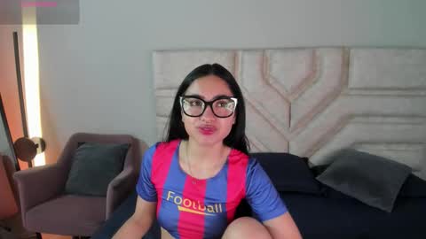 cherry_bunnyx online show from January 7, 3:53 am