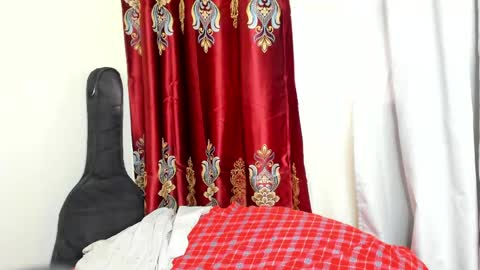 Snapshot of cherry_falls chatting on June 3, 9:34 am cherry_falls online show from June 3, 9:34 am