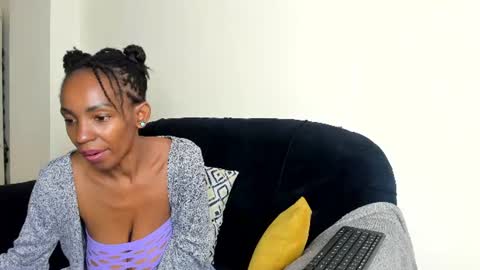 Snapshot of cherry_falls chatting on June 11, 7:06 am cherry_falls online show from June 11, 7:06 am