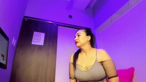 Snapshot of cherry_marlowe chatting on April 2, 2:04 pm Cherry online show from April 2, 2:04 pm