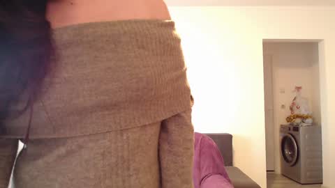 Snapshot of cherry_pie95 chatting on January 4, 10:05 am Sherry online show from January 4, 10:05 am