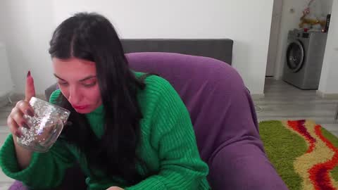 Snapshot of cherry_pie95 chatting on February 4, 8:24 am Sherry online show from February 4, 8:24 am