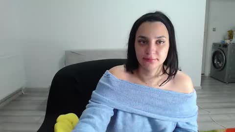 Snapshot of cherry_pie95 chatting on October 20, 2:12 am Sherry online show from October 20, 2:12 am