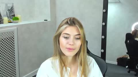 cherry_pr1ce online show from December 23, 3:18 am