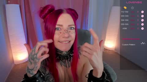 Snapshot of cherry_roxy chatting on January 24, 11:34 pm Roxy online show from January 24, 11:34 pm