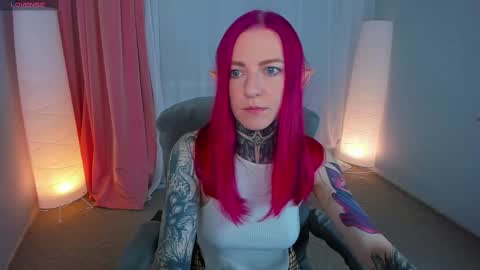 Snapshot of cherry_roxy chatting on February 21, 8:27 pm Roxy online show from February 21, 8:27 pm